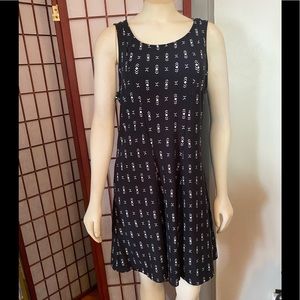 Black and white sleeveless dress. Size L